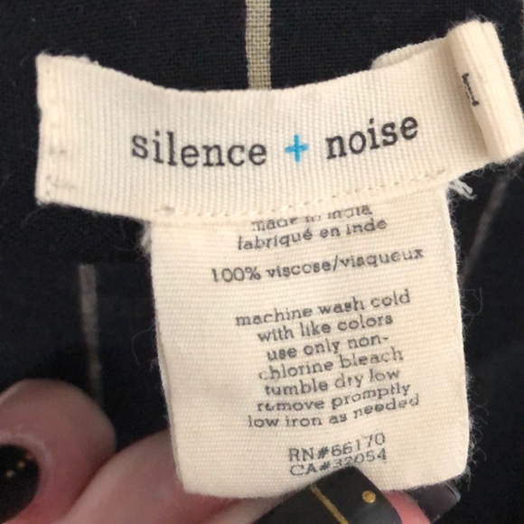 urban outfitters romper - Picture 3 of 7